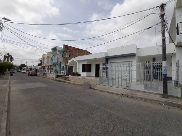 #1015 - Casa para Venta en Montería - COR - 2