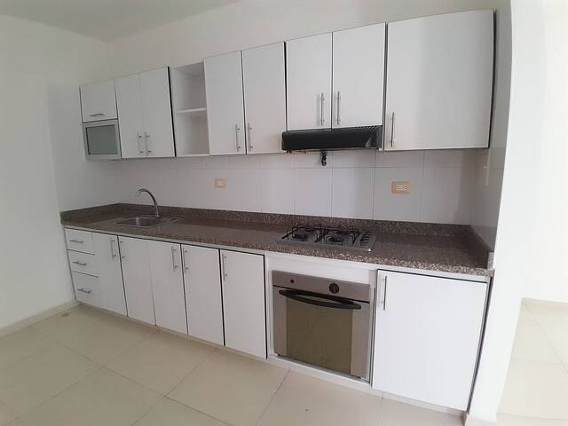 #1085 - Apartamento para Alquiler en Montería - COR - 2