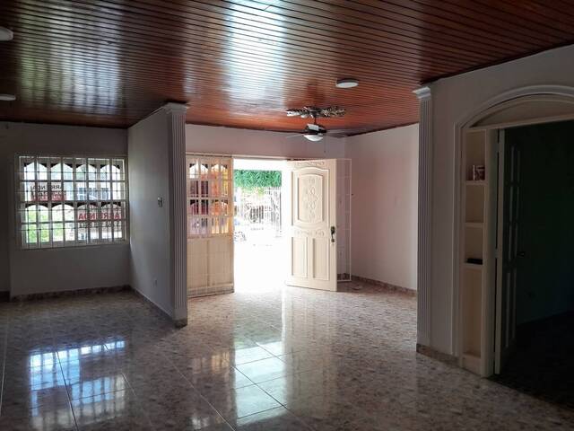 #1204 - Casa para Venta en Montería - COR - 3