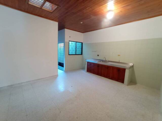 #1205 - Casa para Alquiler en Montería - COR - 2