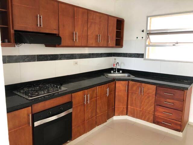 #1233 - Apartamento para Alquiler en Montería - COR - 2