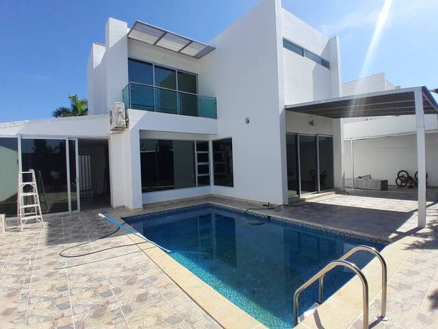 #1236 - Casa para Alquiler en Montería - COR - 2