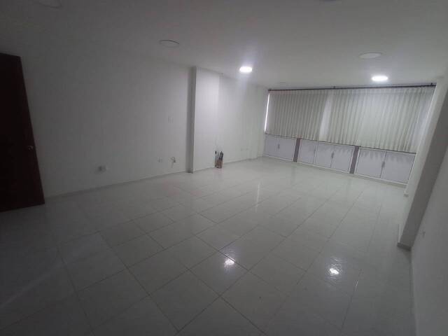 #1300 - Oficina para Alquiler en Montería - COR - 2