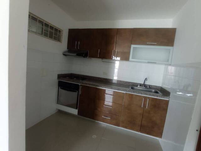 #1399 - Apartamento para Alquiler en Montería - COR - 2