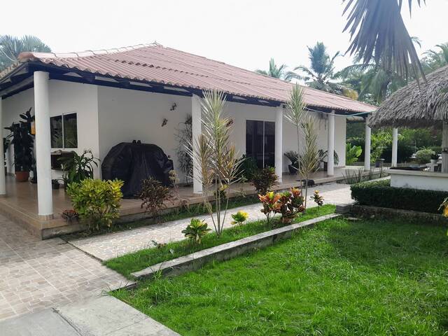 #1820 - CasaFinca para Venta en Montería - COR - 3