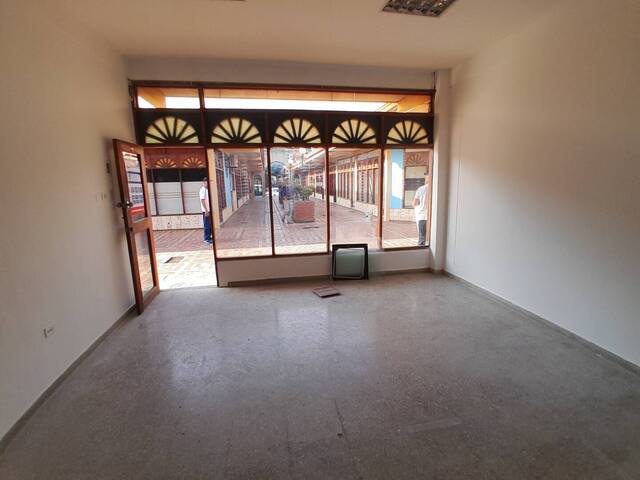 #1832 - Oficina para Alquiler en Montería - COR - 2