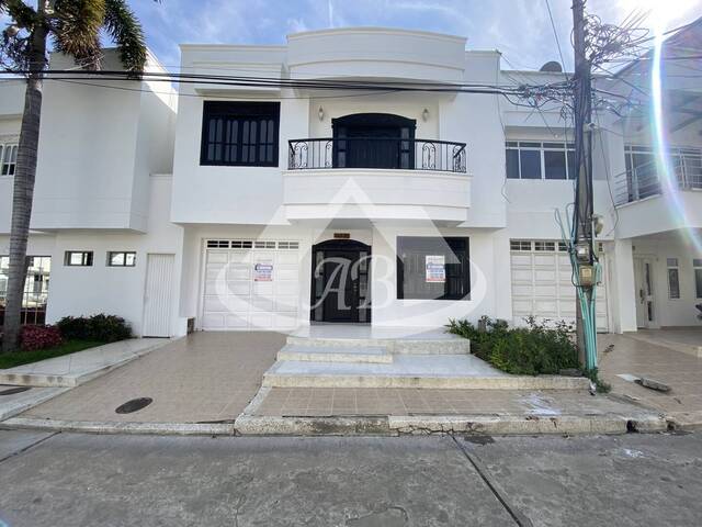 #9304 - Casa para Alquiler en Montería - COR - 1