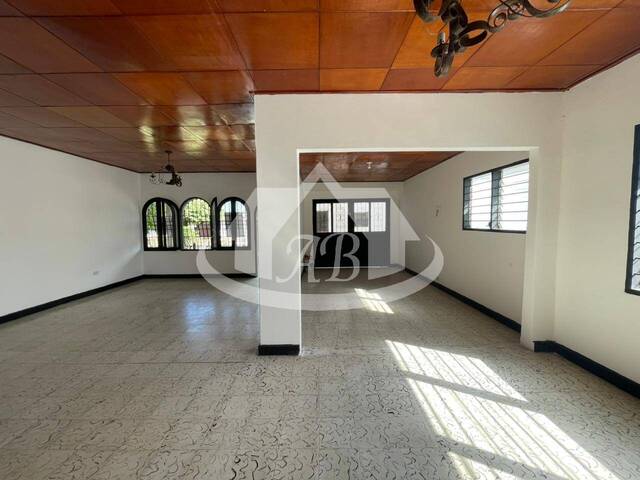 #9399 - Casa para Alquiler en Montería - COR - 2