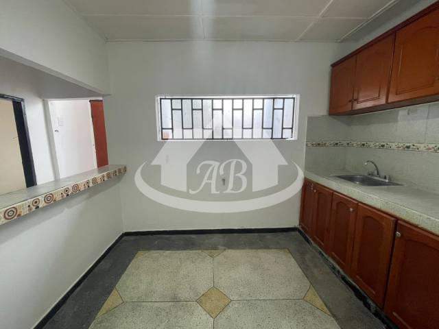 #9472 - Casa para Alquiler en Montería - COR - 2