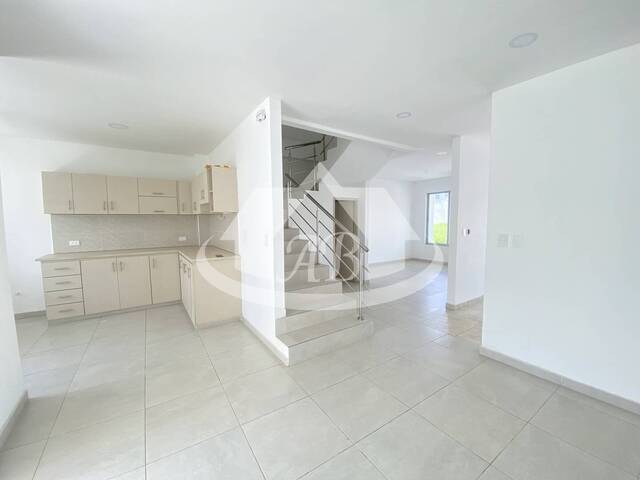 #9704 - Casa para Venta en Montería - COR - 2